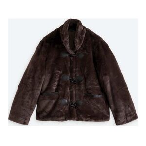 VERO MODA
Son Jaesther Faux Fur Jacket
Size: S
$75.00
